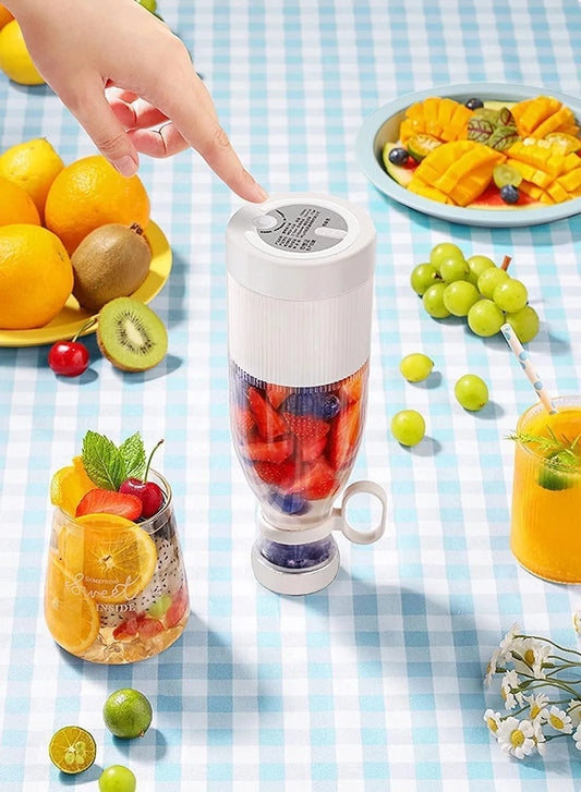 Mini Portable Juicer – Freshness in Every Sip! 🍓🥭🥝